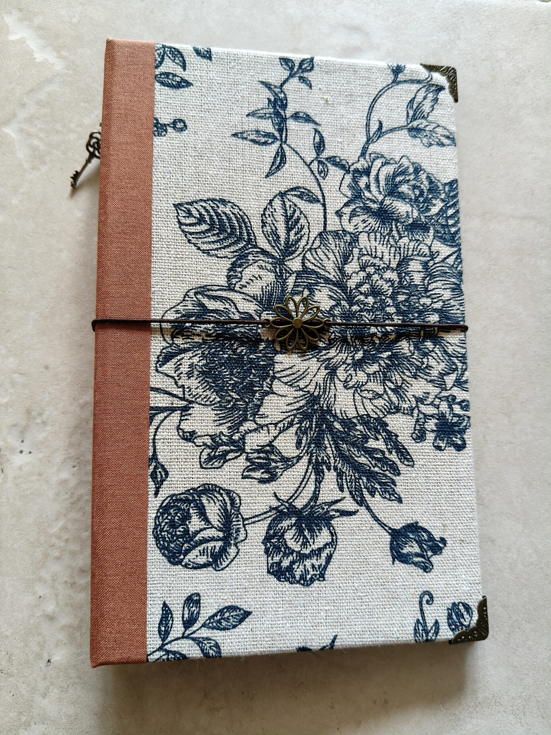 Traveler’s Notebook artesanal de lino - Colección Toile Floral - Imagen 2