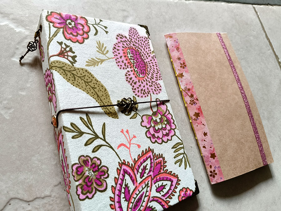 Traveler’s Notebook artesanal de algodón - Colección Floral - Imagen 2
