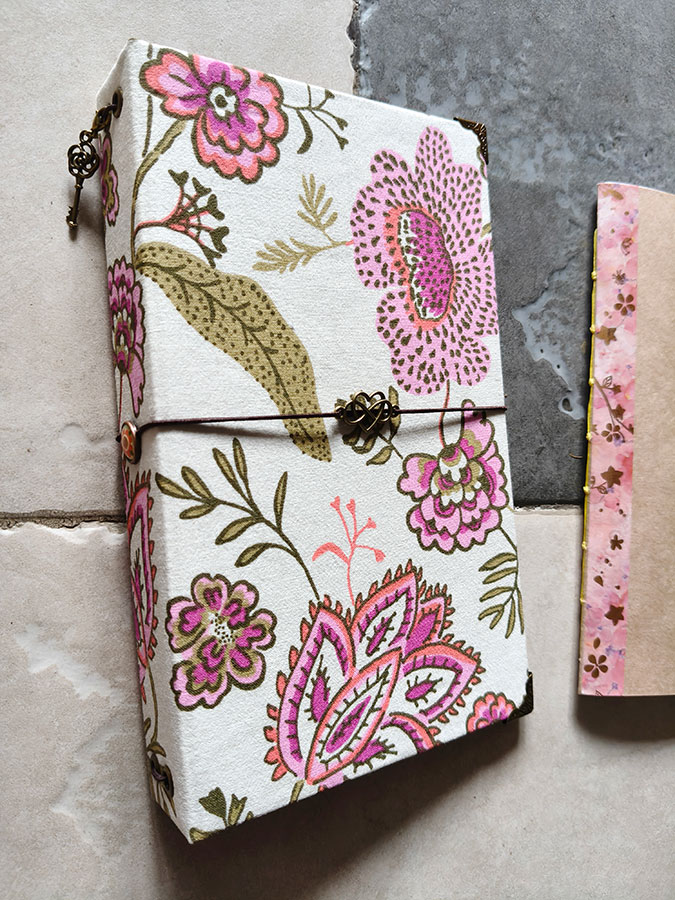 Traveler’s Notebook artesanal con cuadernillos intercambiables tela algodon